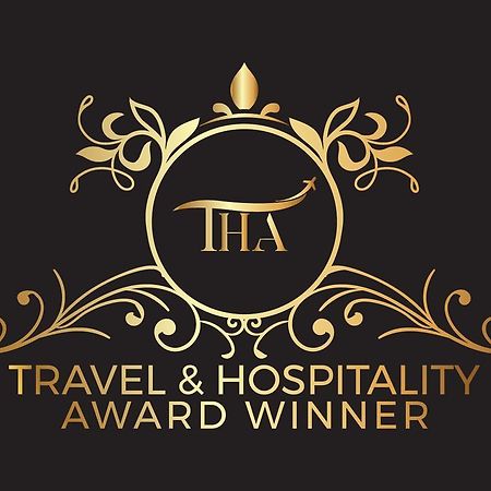Nirvana Hotel, Restaurant & Bar Xiahe Exterior photo