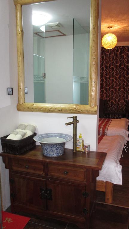 Nirvana Hotel, Restaurant & Bar Xiahe Room photo
