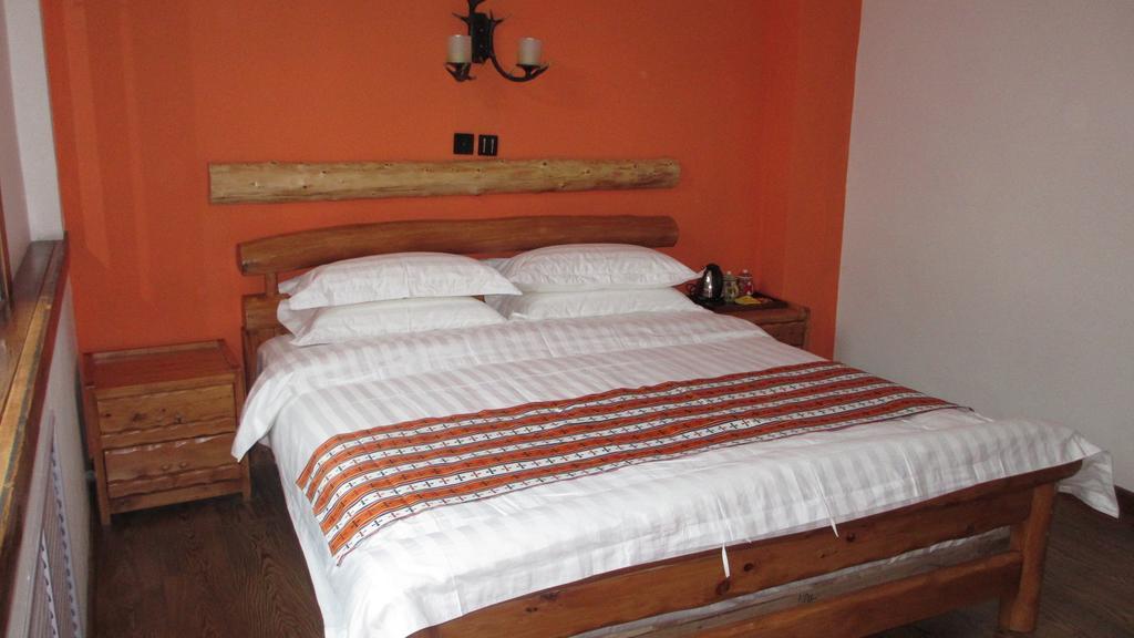 Nirvana Hotel, Restaurant & Bar Xiahe Room photo